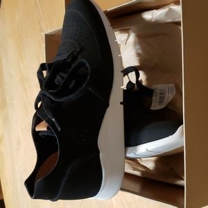 gentle souls by Kenneth Cole